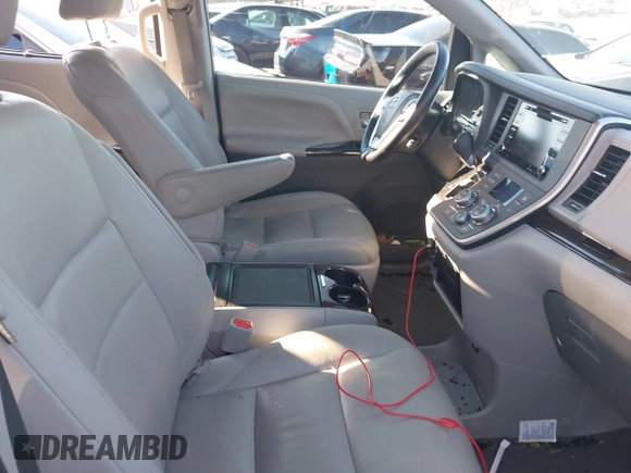 2020 Toyota Sienna XLE Auto Access Seat with VIN 5TDYZ3DC2LS083415, listed as a IAAI auction lot 41485526 with 55,500 mi miles. Bid and sale history available at carsss.com. Image 5.
