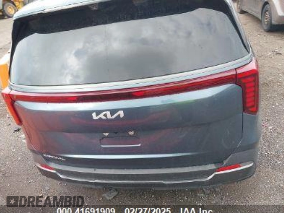 2025 Kia Carnival SX Prestige with VIN KNDNE5K32S6453595, listed as a IAAI auction lot 41691909 with 6,376 mi miles and . Bid and sale history available at carsss.com. Image 16.