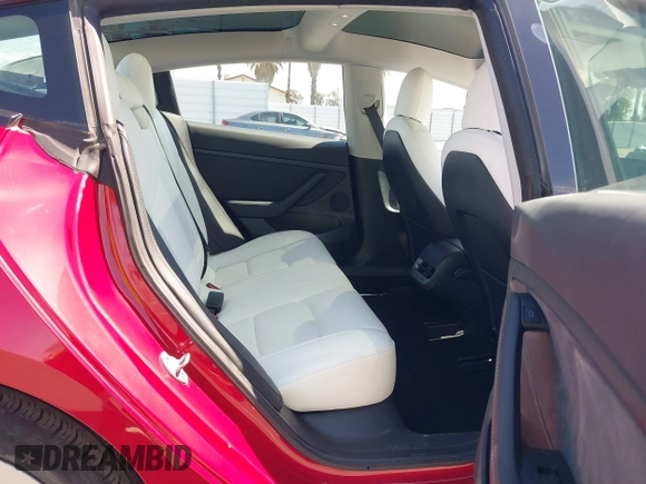 2021 Tesla Model 3 Long Range z VIN 5YJ3E1EB1MF997208, wystawiony jako IAAI lot #41944276 z przebiegiem 110 361 mil mil oraz . Historia ofert i sprzedaży dostępna na DreamBid. Obrazek 8.