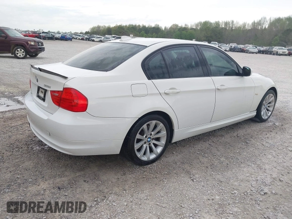 2011 BMW 3 Series 328i with VIN WBAPH7G5XBNN05029, listed as a IAAI auction lot 41955493 with 1 mi miles. Bid and sale history available at carsss.com. Image 4.