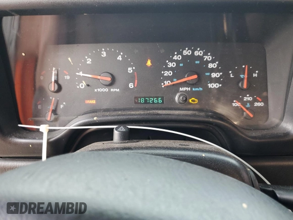 2003 Jeep Wrangler X с VIN 1J4FA39S03P349713, выставлен на аукционе Copart как лот 55768995 с пробегом 187 266 миль миль и Списание • Salvage title. История ставок и продаж доступна на DreamBid. Изображение 9.