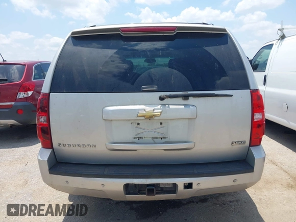 2011 Chevrolet Suburban LT с VIN 1GNSCJE02BR341808, выставлен на аукционе IAAI как лот 42394173 с пробегом 192 172 миль миль и . История ставок и продаж доступна на DreamBid. Изображение 16.