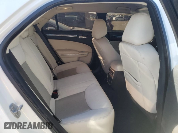 2021 Chrysler 300 Touring with VIN 2C3CCARG4MH596052, listed as a Copart auction lot 46639655 with 45,975 mi miles and Salvage Title. Bid and sale history available at carsss.com. Image 10.