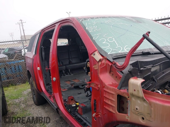 2021 Chevrolet Suburban LT z VIN 1GNSCCKD8MR138864, wystawiony jako IAAI lot #41296984 z przebiegiem Nie podano mil oraz . Historia ofert i sprzedaży dostępna na DreamBid. Obrazek 14.