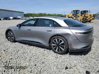 2023 Lucid Air Grand Touring z VIN 50EA1GBA9PA003155, wystawiony jako Copart lot #55441165 z przebiegiem 6 078 mil mil oraz Szkoda całkowita • Salvage title. Historia ofert i sprzedaży dostępna na DreamBid. Obrazek 2.