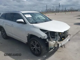 2016 Toyota Highlander XLE z VIN 5TDKKRFH7GS148402, wystawiony jako IAAI lot #41784895 z przebiegiem 174 503 mil mil oraz . Historia ofert i sprzedaży dostępna na DreamBid. Obrazek 1.