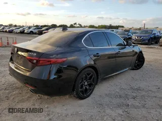 2019 Alfa Romeo Giulia Sport with VIN ZARFAMAN0K7621862, listed as a Copart auction lot 69717902 with 30,731 mi miles. Bid and sale history available at carsss.com. Image 3.