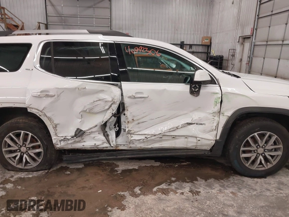2017 GMC Acadia SLE with VIN 1GKKNSLS9HZ275154, listed as a IAAI auction lot 40992306 with 171,441 mi miles. Bid and sale history available at carsss.com. Image 14.