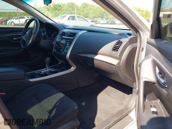 2015 Nissan Altima 2.5 z VIN 1N4AL3AP2FC591986, wystawiony jako IAAI lot #42172883 z przebiegiem 205 419 mil mil oraz . Historia ofert i sprzedaży dostępna na DreamBid. Obrazek 5.