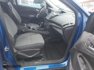 2017 Ford Escape SE with VIN 1FMCU0G98HUD67072, listed as a IAAI auction lot 41950388 with 1 mi miles. Bid and sale history available at carsss.com. Image 5.