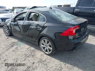 2012 Volvo S60 T6 z VIN YV1902FH9C2120141, wystawiony jako IAAI lot #42020816 z przebiegiem 121 285 mil mil oraz . Historia ofert i sprzedaży dostępna na DreamBid. Obrazek 3.