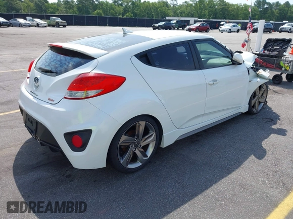2013 Hyundai Veloster Turbo z VIN KMHTC6AE6DU112233, wystawiony jako IAAI lot #42295962 z przebiegiem 151 091 mil mil oraz . Historia ofert i sprzedaży dostępna na DreamBid. Obrazek 4.