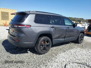 2023 Jeep Grand Cherokee Laredo z VIN 1C4RJJAG7P8856641, wystawiony jako Copart lot #46940875 z przebiegiem 72 302 mil mil oraz Szkoda całkowita • Salvage title. Historia ofert i sprzedaży dostępna na DreamBid. Obrazek 3.