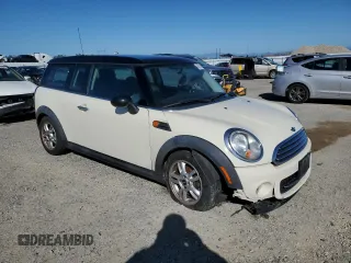 2013 MINI Clubman z VIN WMWZF3C57DT490520, wystawiony jako Copart lot #45781245 z przebiegiem 110 017 mil mil oraz Szkoda całkowita • Salvage title. Historia ofert i sprzedaży dostępna na DreamBid. Obrazek 4.