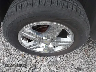 2008 Chevrolet Equinox LT with VIN 2CNDL63F686297771, listed as a IAAI auction lot 41740515 with 113,393 mi miles. Bid and sale history available at carsss.com. Image 6.