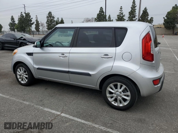 2013 Kia Soul + z VIN KNDJT2A62D7482347, wystawiony jako Copart lot #58663005 z przebiegiem 88 952 mil mil oraz Czysty tytuł • Clean title. Historia ofert i sprzedaży dostępna na DreamBid. Obrazek 2.