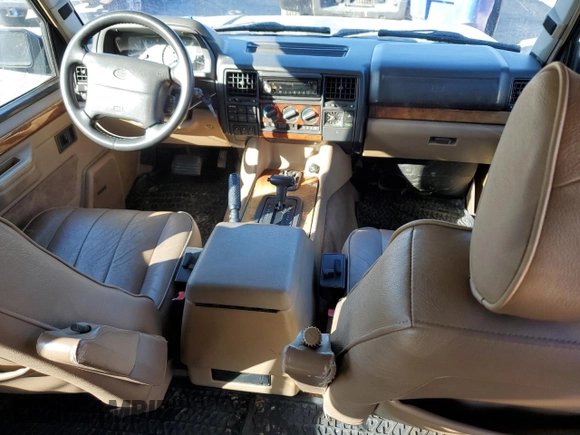 1995 Land Rover Range Rover with VIN SALHC1341SA656079, listed as a Copart auction lot 81966274 with 36,142 mi miles and Clean title. Bid and sale history available at DreamBid. Image 8.