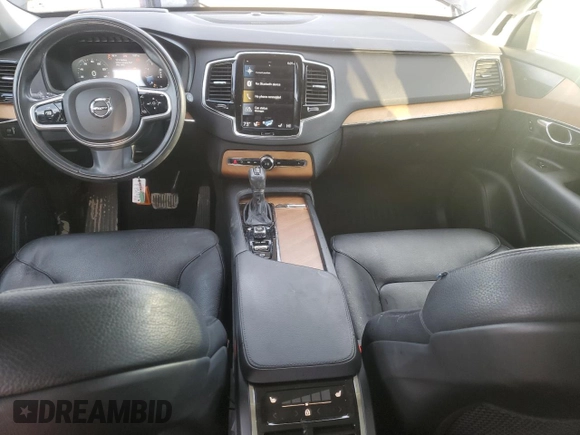 2021 Volvo XC90 Momentum with VIN YV4A221K9M1672887, listed as a Copart auction lot 45306215 with 59,925 mi miles and Salvage title. Bid and sale history available at DreamBid. Image 8.