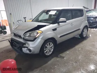 2013 Kia Soul ! with VIN KNDJT2A69D7587953, listed as a IAAI auction lot 41631395 with NaN miles. Bid and sale history available at carsss.com. Image 2.