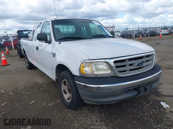 2000 Ford F-150 XL with VIN 1FTRX17W5YKB03384, listed as a IAAI auction lot 41723526 with 281,658 mi miles. Bid and sale history available at carsss.com. Image 1.