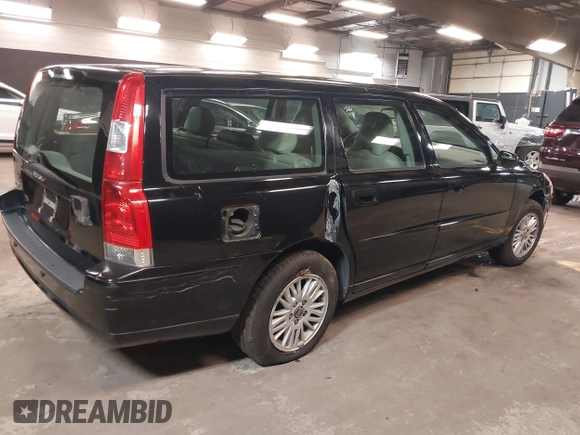 2005 Volvo V70 with VIN YV1SW640552499033, listed as a IAAI auction lot 42084472 with 149,567 mi miles. Bid and sale history available at carsss.com. Image 4.