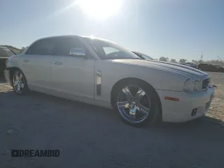 2008 Jaguar XJ Vanden Plas with VIN SAJWA82BX8SH26439, listed as a Copart auction lot 82174474 with 121,314 mi miles and Salvage Title. Bid and sale history available at carsss.com. Image 4.