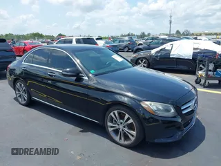 2016 Mercedes-Benz C 300 z VIN 55SWF4JB8GU159956, wystawiony jako IAAI lot #42338005 z przebiegiem 89 048 mil mil oraz . Historia ofert i sprzedaży dostępna na DreamBid. Obrazek 1.