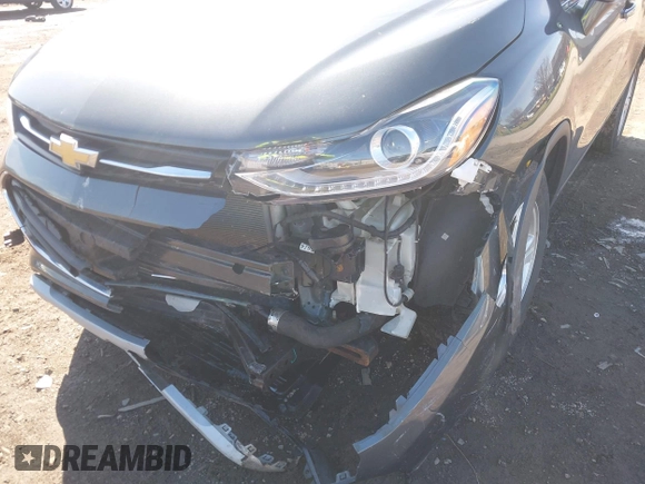 2017 Chevrolet Trax LT with VIN KL7CJPSB5HB211919, listed as a IAAI auction lot 41933915 with 92,915 mi miles and . Bid and sale history available at carsss.com. Image 6.