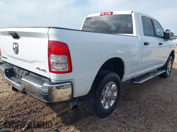 2024 Ram 2500 Big Horn with VIN 3C6UR5DL0RG339978, listed as a IAAI auction lot 42152955 with 20,104 mi miles. Bid and sale history available at carsss.com. Image 4.