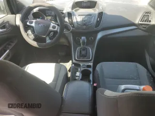 2013 Ford Escape SE z VIN 1FMCU9GX8DUC36592, wystawiony jako Copart lot #60106585 z przebiegiem 220 867 mil mil oraz Czysty tytuł • Clean title. Historia ofert i sprzedaży dostępna na DreamBid. Obrazek 8.