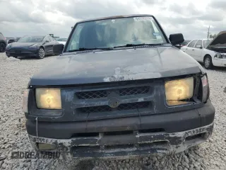 2000 Nissan Frontier XE with VIN 1N6ED27T3YC348002, listed as a Copart auction lot 54538235 with 289,922 mi miles and Salvage title. Bid and sale history available at DreamBid. Image 5.