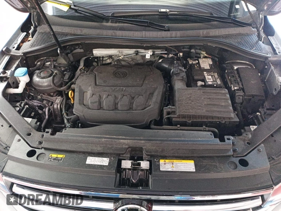 2024 Volkswagen Tiguan SE z VIN 3VV3B7AX7RM105271, wystawiony jako IAAI lot #42752403 z przebiegiem 27 050 mil mil oraz . Historia ofert i sprzedaży dostępna na DreamBid. Obrazek 40.