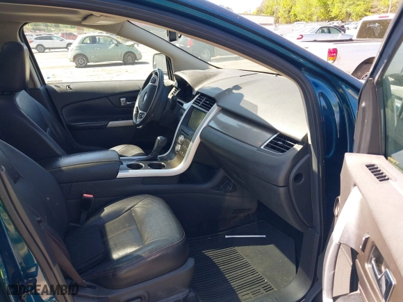 2011 Ford Edge SEL with VIN 2FMDK4JCXBBA68282, listed as a IAAI auction lot 42046398 with 152,753 mi miles. Bid and sale history available at carsss.com. Image 5.