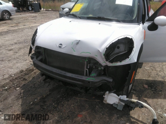2015 MINI Countryman with VIN WMWZB3C52FWR46114, listed as a IAAI auction lot 42107741 with 110,022 mi miles and . Bid and sale history available at DreamBid. Image 6.