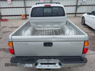 2002 Toyota Tacoma PreRunner with VIN 5TEGN92N42Z888865, listed as a IAAI auction lot 41674113 with 229,651 mi miles and . Bid and sale history available at DreamBid. Image 21.
