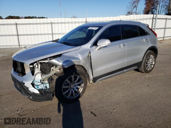 2020 Cadillac XT4 FWD Premium Luxury z VIN 1GYFZCR45LF078258, wystawiony jako Copart lot #82302144 z przebiegiem 81 643 mil mil oraz Szkoda całkowita • Salvage title. Historia ofert i sprzedaży dostępna na DreamBid. Obrazek 1.