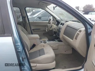 2008 Ford Escape Hybrid z VIN 1FMCU49H18KD83248, wystawiony jako IAAI lot #42188557 z przebiegiem 228 784 mil mil oraz . Historia ofert i sprzedaży dostępna na DreamBid. Obrazek 5.