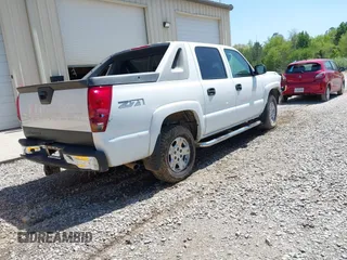 2004 Chevrolet Avalanche Z71 with VIN 3GNEK12T44G315079, listed as a IAAI auction lot 41980344 with 210,749 mi miles. Bid and sale history available at carsss.com. Image 4.