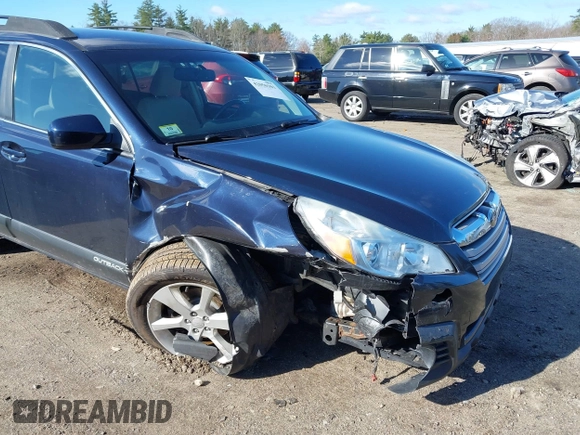 2013 Subaru Outback 2.5i Premium with VIN 4S4BRBCC3D3260778, listed as a IAAI auction lot 42050301 with 119,245 mi miles. Bid and sale history available at carsss.com. Image 6.