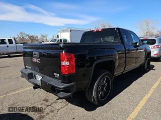 2018 GMC Sierra 1500 SLE z VIN 1GTV2MEC7JZ355593, wystawiony jako IAAI lot #42575783 z przebiegiem 172 588 mil mil oraz . Historia ofert i sprzedaży dostępna na DreamBid. Obrazek 12.