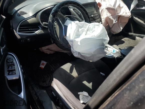 2018 Chevrolet Malibu LT with VIN 1G1ZD5ST7JF106663, listed as a Copart auction lot 58697225 with 249,808 mi miles and Salvage title. Bid and sale history available at DreamBid. Image 8.
