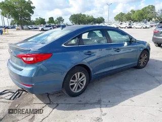 2015 Hyundai Sonata SE z VIN 5NPE24AF6FH105910, wystawiony jako IAAI lot #42272532 z przebiegiem Nie podano mil oraz . Historia ofert i sprzedaży dostępna na DreamBid. Obrazek 4.