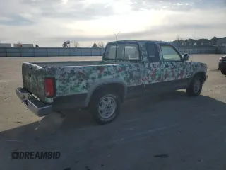 1995 Dodge Dakota z VIN 1B7GL23X7SS250840, wystawiony jako Copart lot #87114384 z przebiegiem 123 860 mil mil oraz Czysty tytuł • Clean title. Historia ofert i sprzedaży dostępna na DreamBid. Obrazek 3.