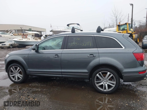 2015 Audi Q7 3.0T Premium Plus with VIN WA1LGAFE7FD013891, listed as a IAAI auction lot 41819325 with 999,999 mi miles. Bid and sale history available at carsss.com. Image 13.