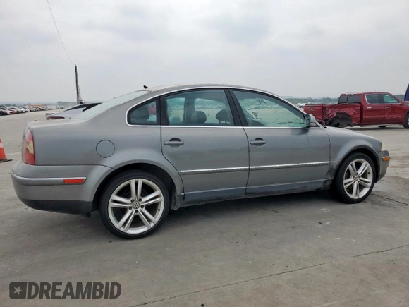 2004 Volkswagen Passat GLS z VIN WVWPD63B04P325358, wystawiony jako Copart lot #57180485 z przebiegiem 195 553 mil mil oraz Czysty tytuł • Clean title. Historia ofert i sprzedaży dostępna na DreamBid. Obrazek 3.