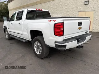 2015 Chevrolet Silverado 3500HD High Country with VIN 1GC4K1E86FF585320, listed as a Copart auction lot 45056365 with 184,776 mi miles and Salvage Title. Bid and sale history available at DreamBid. Image 3.