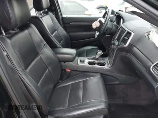 2018 Jeep Grand Cherokee Overland z VIN 1C4RJFCG1JC424108, wystawiony jako IAAI lot #42372298 z przebiegiem 42 438 mil mil oraz . Historia ofert i sprzedaży dostępna na DreamBid. Obrazek 5.