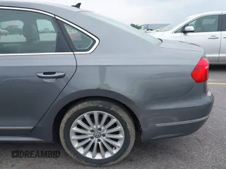 2016 Volkswagen Passat SE z VIN 1VWBT7A36GC007977, wystawiony jako IAAI lot #42433371 z przebiegiem 124 064 mil mil oraz . Historia ofert i sprzedaży dostępna na DreamBid. Obrazek 18.