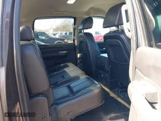 2007 Chevrolet Silverado 1500 LS with VIN 2GCEK13C671625576, listed as a IAAI auction lot 41592726 with 264,429 mi miles. Bid and sale history available at carsss.com. Image 8.