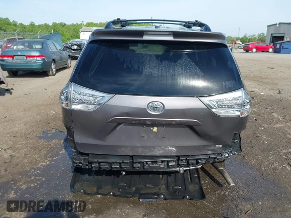 2015 Toyota Sienna SE с VIN 5TDXK3DC5FS640306, выставлен на аукционе IAAI как лот 42109088 с пробегом 162 383 миль миль и . История ставок и продаж доступна на DreamBid. Изображение 17.
